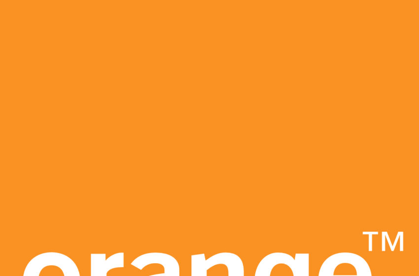 Logo ORANGE, na pomarańczowym tle biały napis orange tm